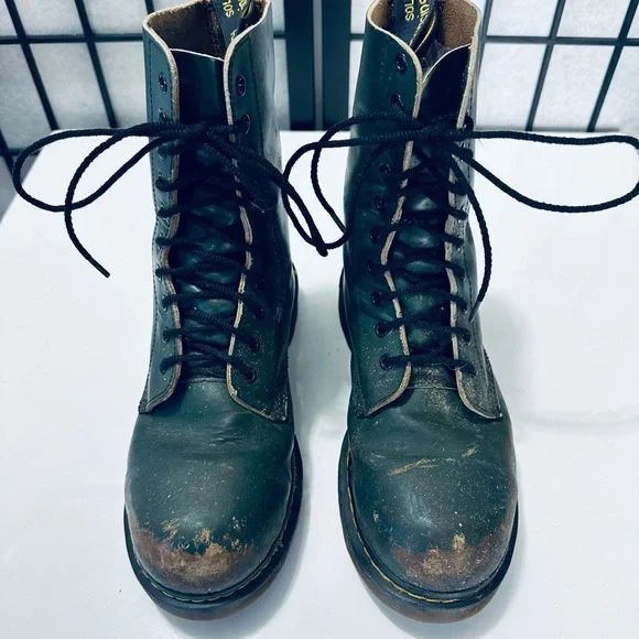 Wow ? Vintage 1980s CLASSIC Rare Green Doc Martens 10-eye Boots s-l400.jpg main image 2